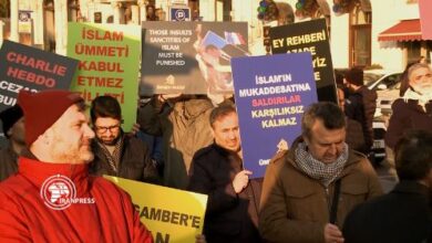 Turkish Muslims protest against Charlie Hebdo